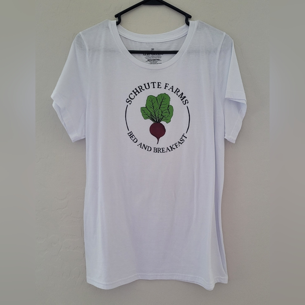 "The Office" Schrute Farms T - Size 2x fits like an XL